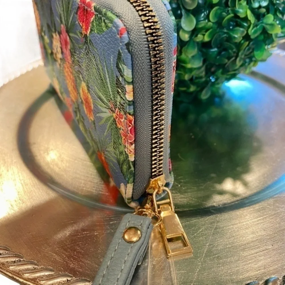 Sasha New York Tropical Pineapple Floral Wallet NWT